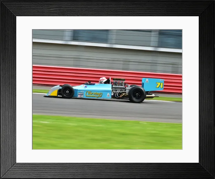 Framed Print : CM19 2740 Simon Taylor, Chevron B28