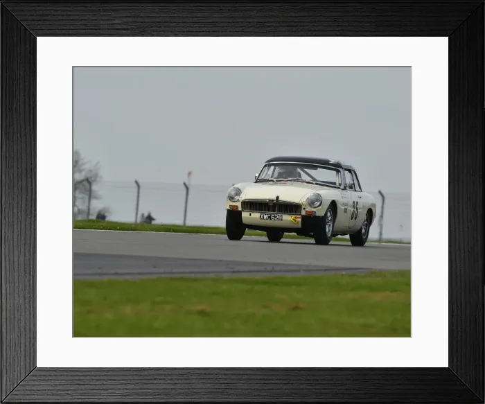 Framed Print : CM18 9725 Stuart Morley, James Morley, Clive Morley, MG B Framed Print : CM18 9725 Stuart Morley, James Morley, Clive Morley, MG B