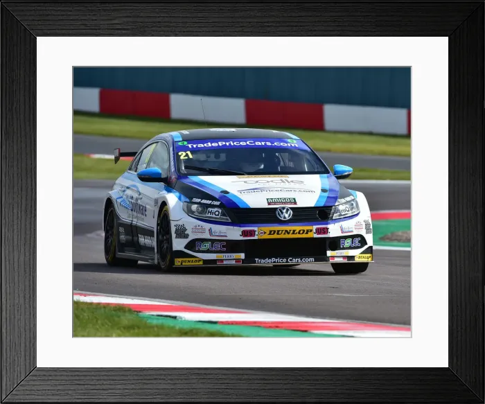 Framed Print : CM22 8631 Mike Bushell, Volkswagen CC Framed Print : CM22 8631 Mike Bushell, Volkswagen CC