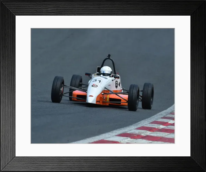 Framed Print : CM23 7699 Matt Rivett, Ray GR10 Framed Print : CM23 7699 Matt Rivett, Ray GR10