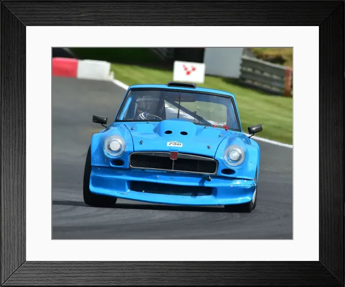 Framed Print : CM24 0185 Lee Barnard, MGB GT V8 Framed Print : CM24 0185 Lee Barnard, MGB GT V8