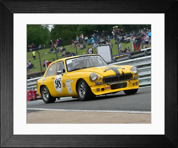 Framed Print : CM23 9386 Jonnie Wheeler, MGB GT V8 Framed Print : CM23 9386 Jonnie Wheeler, MGB GT V8