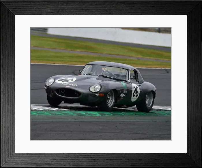 Framed Print : CM24 0987 John Pearson, Gary Pearson, Jaguar E-Type Framed Print : CM24 0987 John Pearson, Gary Pearson, Jaguar E-Type