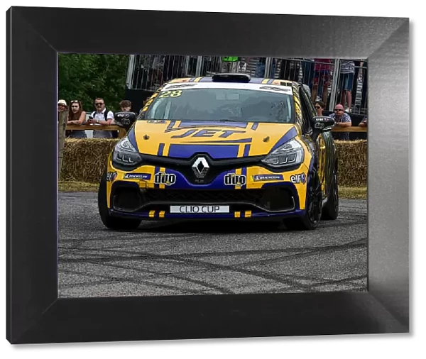 CM24 6492 Nic Hamilton, Renault Clio Cup