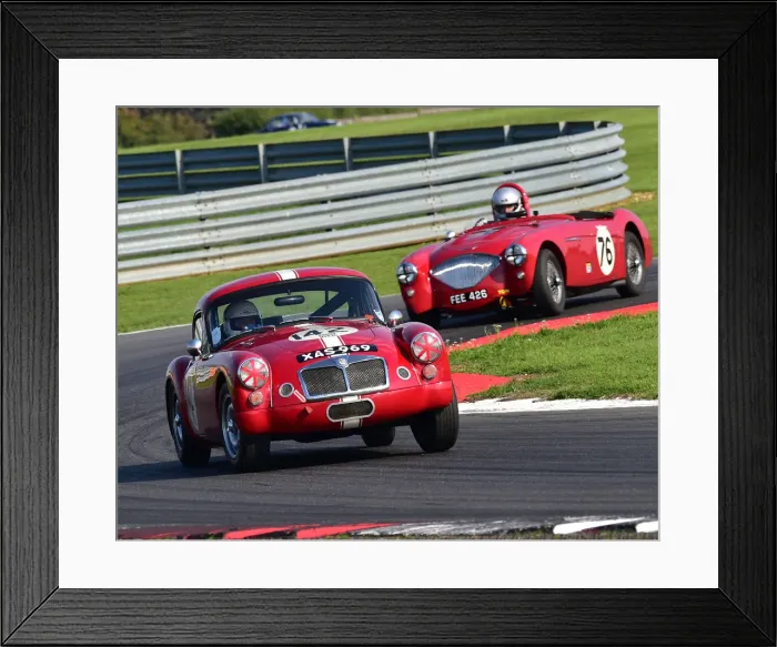 Framed Print : CM25 4925 Graham Coles, MG A Framed Print : CM25 4925 Graham Coles, MG A