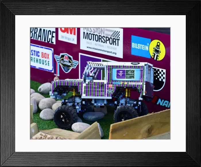 Framed Print : CM25 9373 Land Rover Defender Framed Print : CM25 9373 Land Rover Defender