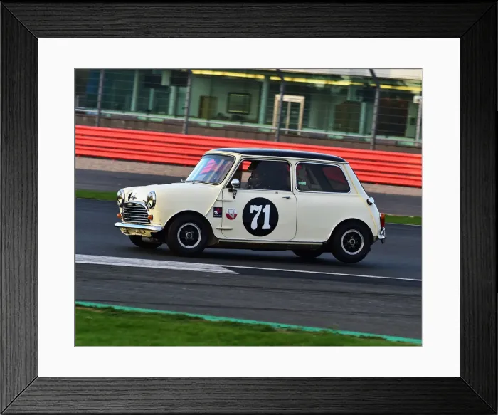 Framed Print : CM26 1537 Larry Warr, Morris Mini Cooper S