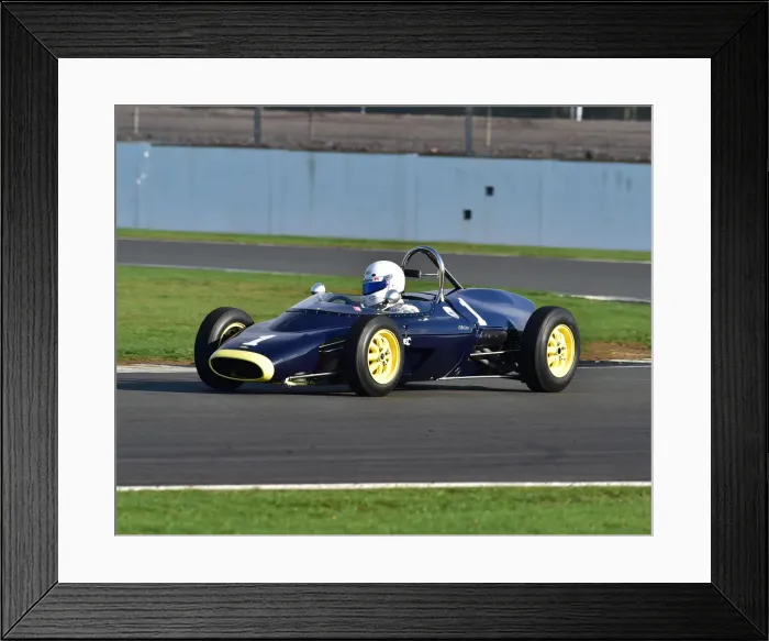 Framed Print : CM26 0359 Peter de la Roche, Lola Mk3 Framed Print : CM26 0359 Peter de la Roche, Lola Mk3