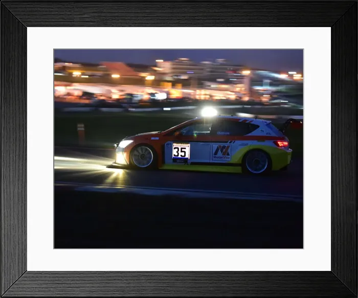 Framed Print : CM26 3376 John Clonis, Chris Bentley, SEAT Leon TCR Framed Print : CM26 3376 John Clonis, Chris Bentley, SEAT Leon TCR