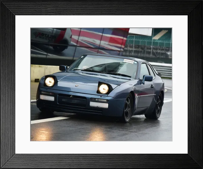 Framed Print : CM26 6052 Stephen Winchester, Porsche 924 Framed Print : CM26 6052 Stephen Winchester, Porsche 924