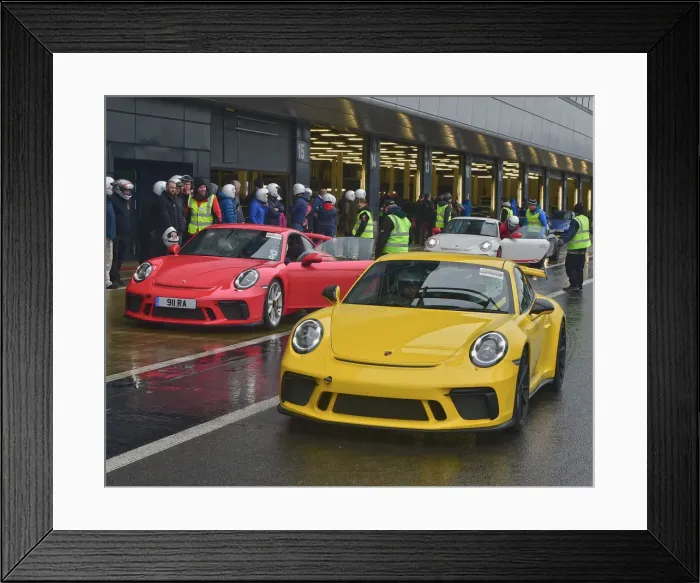Framed Print : CM26 6070 Porsche 911 pitlane Framed Print : CM26 6070 Porsche 911 pitlane