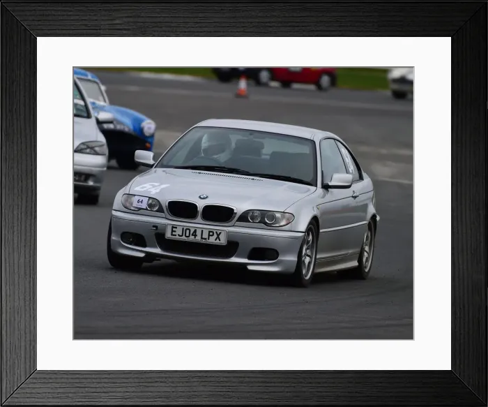 Framed Print : CM26 6732 Timothy Dutton, BMW 318 Framed Print : CM26 6732 Timothy Dutton, BMW 318