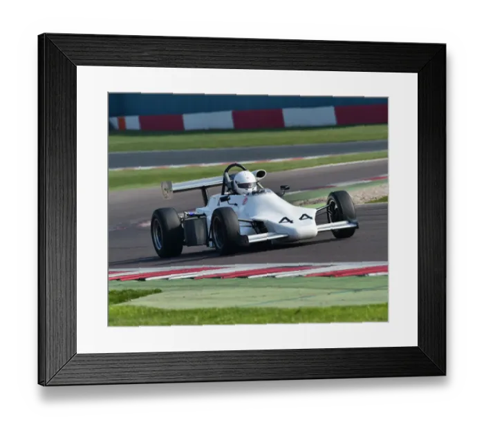 Framed Print : CM27 0087 Robert Pearson, Royale RP30 Framed Print : CM27 0087 Robert Pearson, Royale RP30