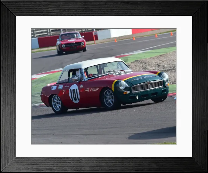 Framed Print : CM27 0104 Peter Bowyer, MG B Roadster Framed Print : CM27 0104 Peter Bowyer, MG B Roadster