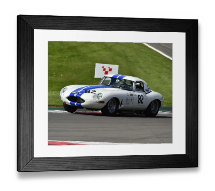 Framed Print : CM27 6436 Daniel Reinhardt, Dominique Reinhardt, Jaguar E-Type Framed Print : CM27 6436 Daniel Reinhardt, Dominique Reinhardt, Jaguar E-Type