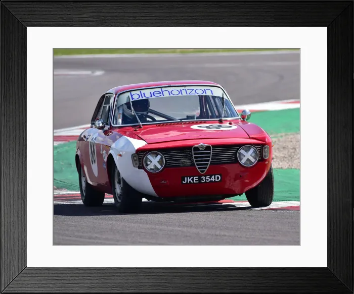 Framed Print : CM27 6981 Steven Byrne, Alfa Romeo Giulia Sprint GT Framed Print : CM27 6981 Steven Byrne, Alfa Romeo Giulia Sprint GT