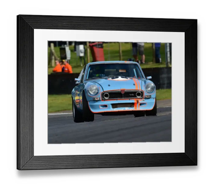 Framed Print : CM28 4422 Simon Cripps, MGB GT V8 Framed Print : CM28 4422 Simon Cripps, MGB GT V8