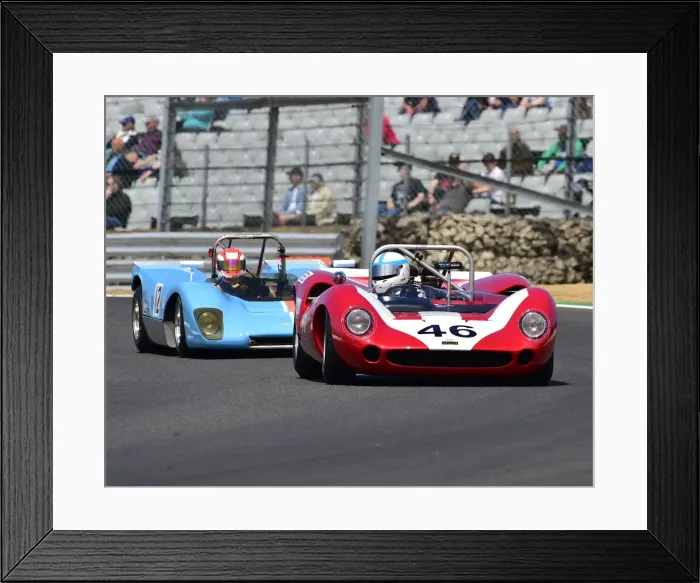 Framed Print : CM28 0579 Mike Whitaker, Lola T70 Mk2 Spyder