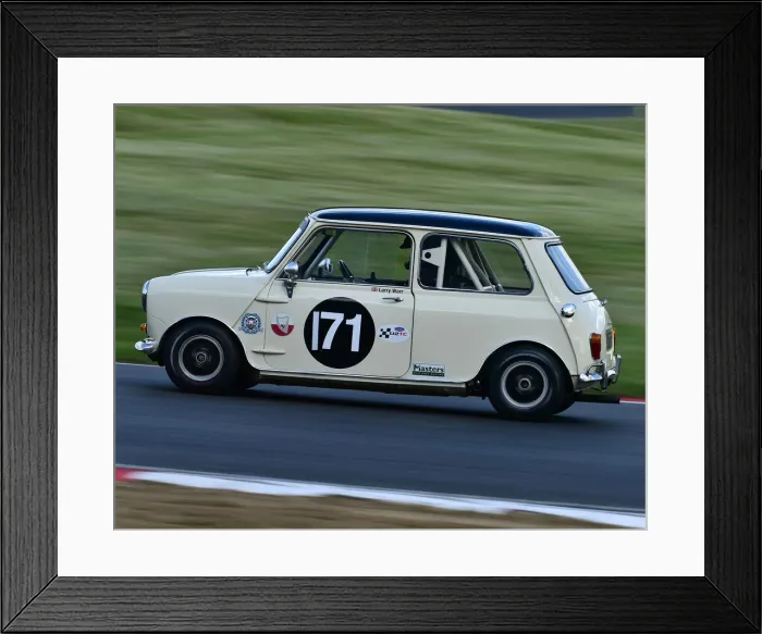 Framed Print : CM27 9786 Lawrence Warr, Morris Mini Cooper S Framed Print : CM27 9786 Lawrence Warr, Morris Mini Cooper S