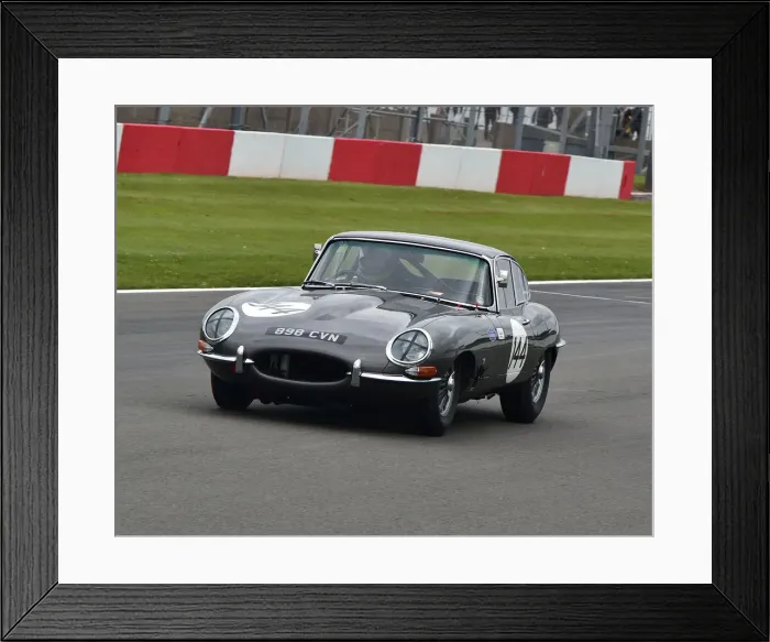 Framed Print : CM27 8353 Paul Pochciol, James Hanson, Jaguar E-Type Framed Print : CM27 8353 Paul Pochciol, James Hanson, Jaguar E-Type