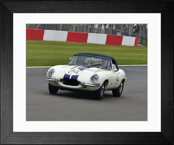 Framed Print : CM27 8351 Gregor Fisken, Patrick Blakeney-Edwards, Jaguar E-Type Framed Print : CM27 8351 Gregor Fisken, Patrick Blakeney-Edwards, Jaguar E-Type