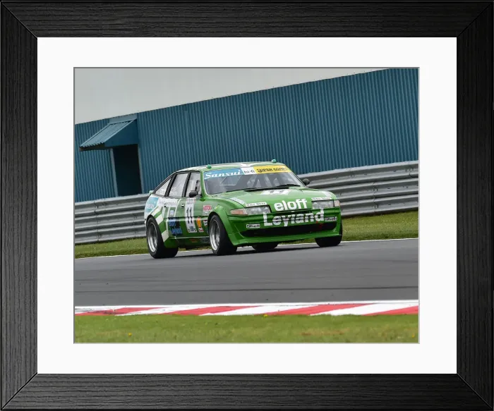 Framed Print : CM27 8325 Frederic Wakeman, Patrick Blakeney-Edwards, Rover SD1 Framed Print : CM27 8325 Frederic Wakeman, Patrick Blakeney-Edwards, Rover SD1