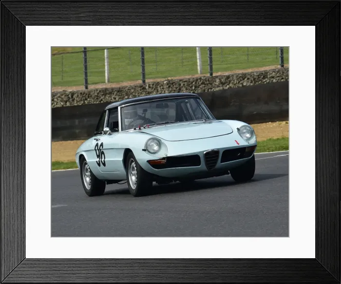Framed Print : CM28 5411 Adam Ross, Alfa Romeo 1750 Spider Veloce Framed Print : CM28 5411 Adam Ross, Alfa Romeo 1750 Spider Veloce