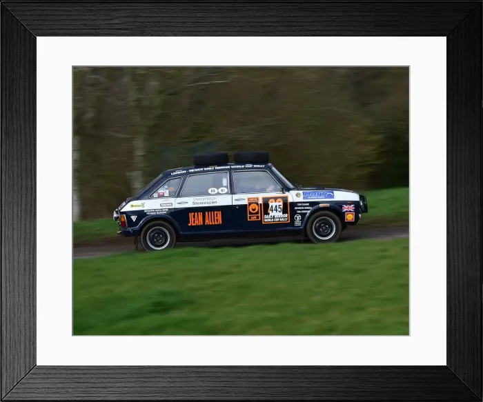 Framed Print : CM30 2415 Bron Burrell, Austin Maxi 1750, Puff the Magic Wagon