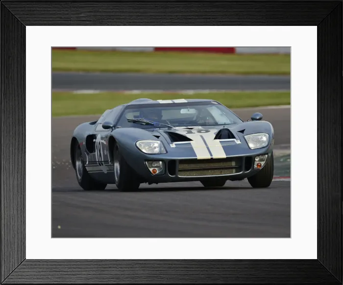 Framed Print : CJ84436 Bernado Hartogs, Will Nuthall Framed Print : CJ84436 Bernado Hartogs, Will Nuthall