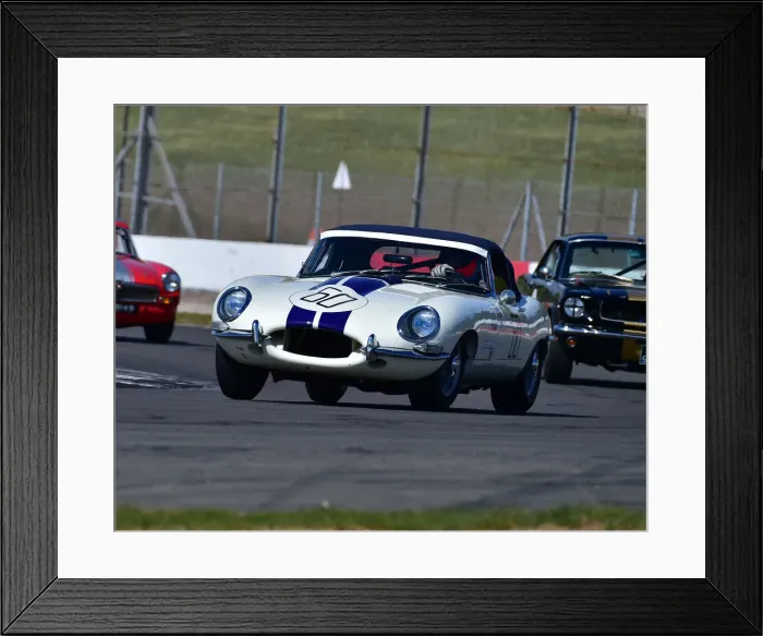 Framed Print : CM31 0028 Gregor Fisken, Patrick Blakeney-Edwards, Sam Hancock, Jaguar E-Type Framed Print : CM31 0028 Gregor Fisken, Patrick Blakeney-Edwards, Sam Hancock, Jaguar E-Type