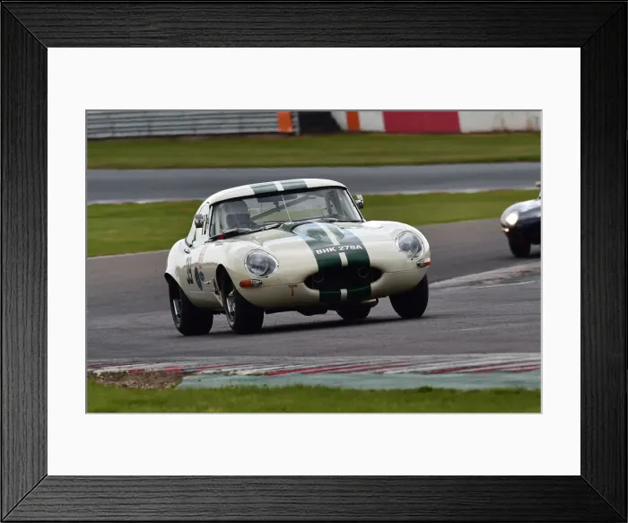 Framed Print : CM30 8557Ian Simmonds, Jaguar E-Type Framed Print : CM30 8557Ian Simmonds, Jaguar E-Type