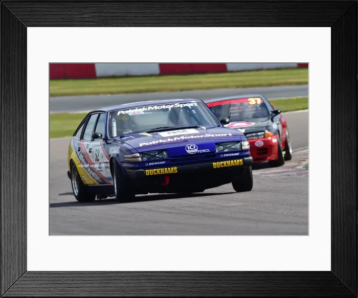 Framed Print : CM31 0674 Robert Oldershaw, Rover SD1