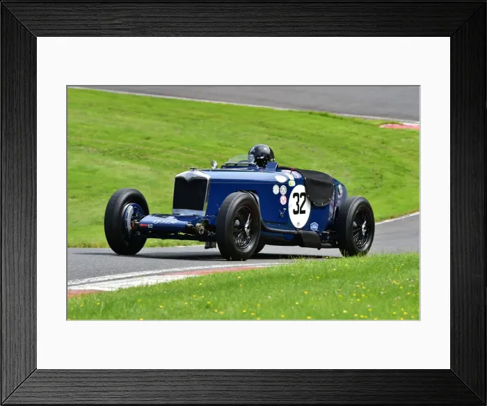 Framed Print : CM31 2407 Alexander Hewitson, Riley 12-4 Special Framed Print : CM31 2407 Alexander Hewitson, Riley 12-4 Special