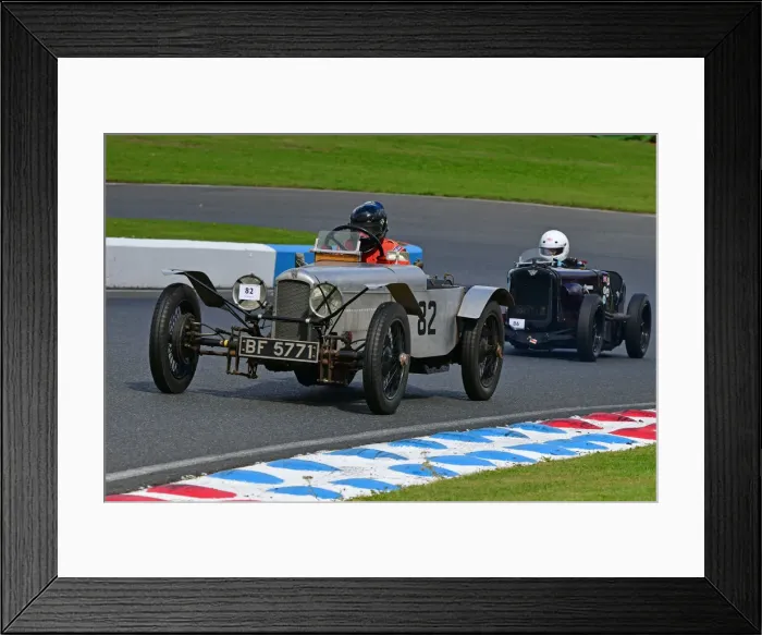 Framed Print : CJ9 5873 Robert Moore, GN Special Framed Print : CJ9 5873 Robert Moore, GN Special