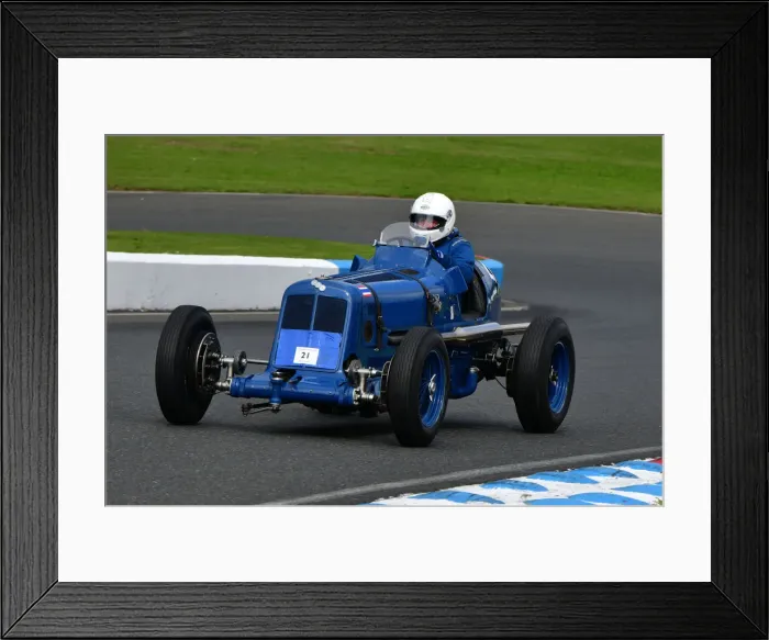 Framed Print : CJ9 6015 Terry Crabb, ERA R12C Framed Print : CJ9 6015 Terry Crabb, ERA R12C