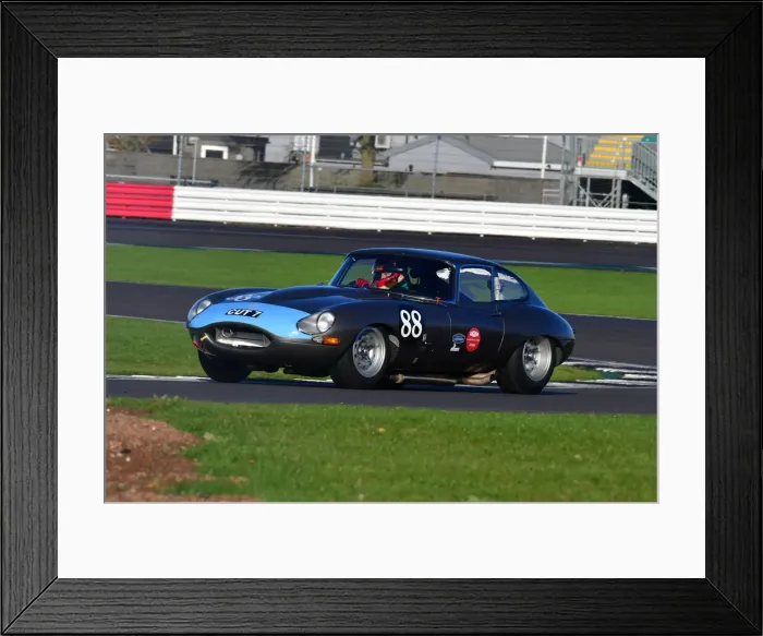 Framed Print : CJ10 2607 Richard Kent, Chris Ward, Jaguar E-Type Framed Print : CJ10 2607 Richard Kent, Chris Ward, Jaguar E-Type