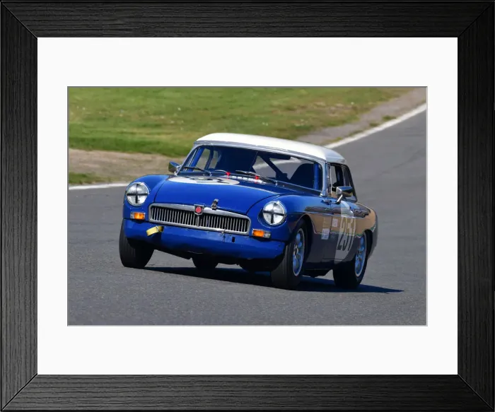 Framed Print : CJ10 4010 Olivia Wilkinson, Robert Wilkinson, MG B Roadster Framed Print : CJ10 4010 Olivia Wilkinson, Robert Wilkinson, MG B Roadster