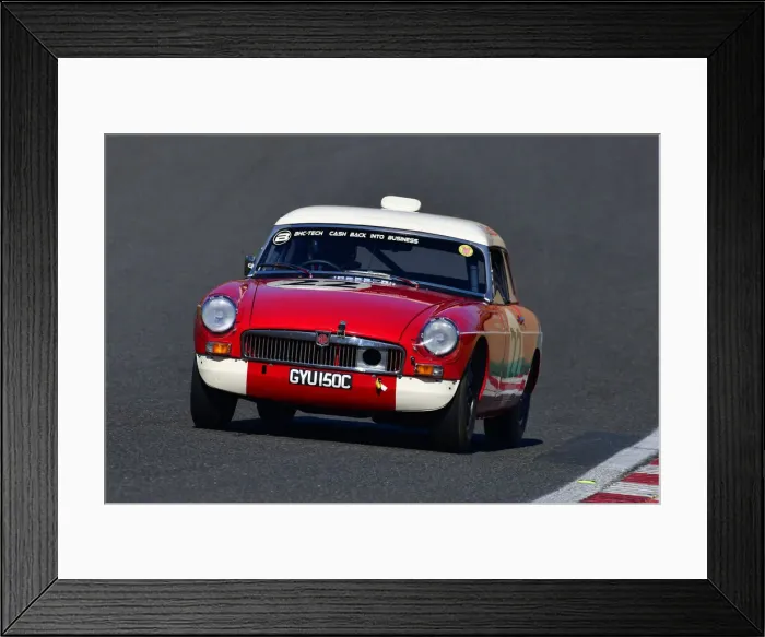 Framed Print : CJ10 3931 Tom Smith, MG B Roadster Framed Print : CJ10 3931 Tom Smith, MG B Roadster