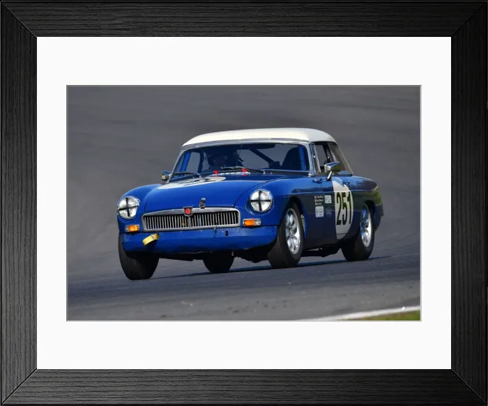 Framed Print : CJ10 4221 Olivia Wilkinson, Robert Wilkinson, MG B Roadster Framed Print : CJ10 4221 Olivia Wilkinson, Robert Wilkinson, MG B Roadster