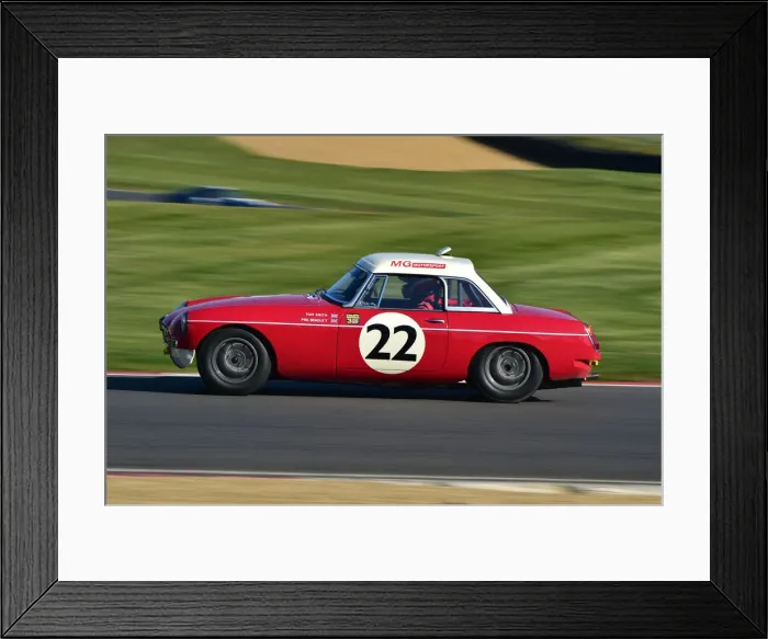 Framed Print : CM32 4550 Tom Smith, MG B Roadster Framed Print : CM32 4550 Tom Smith, MG B Roadster