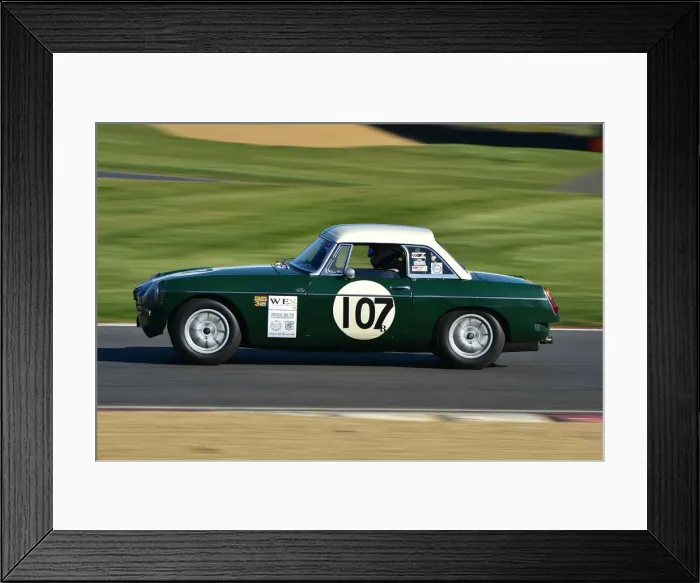 Framed Print : CM32 4559 Harry Willmott, MG B Roadster Framed Print : CM32 4559 Harry Willmott, MG B Roadster