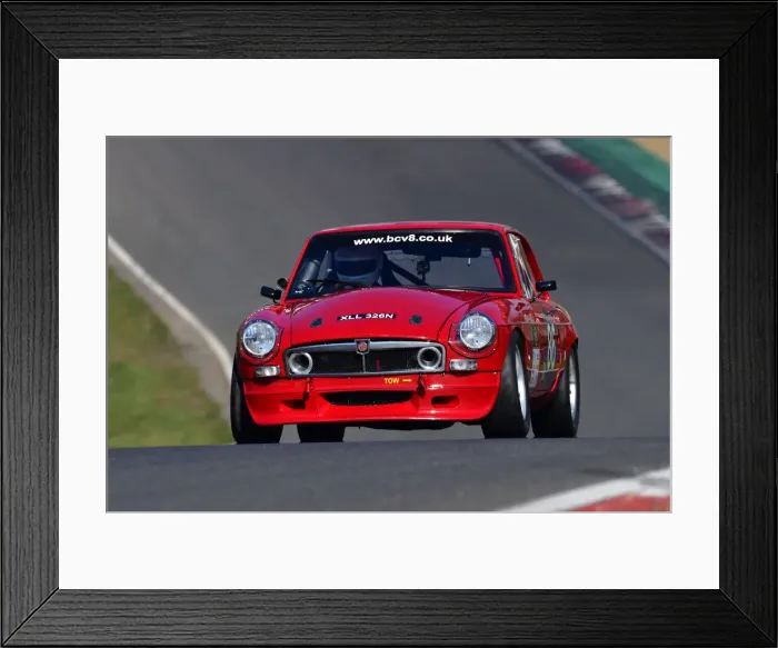 Framed Print : CJ10 3809 Neil Fowler, MG B GT Framed Print : CJ10 3809 Neil Fowler, MG B GT