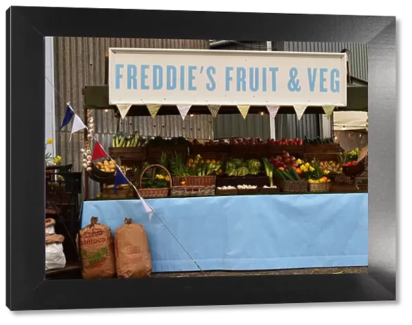 CM32 6308 Freddies Fruit and Veg