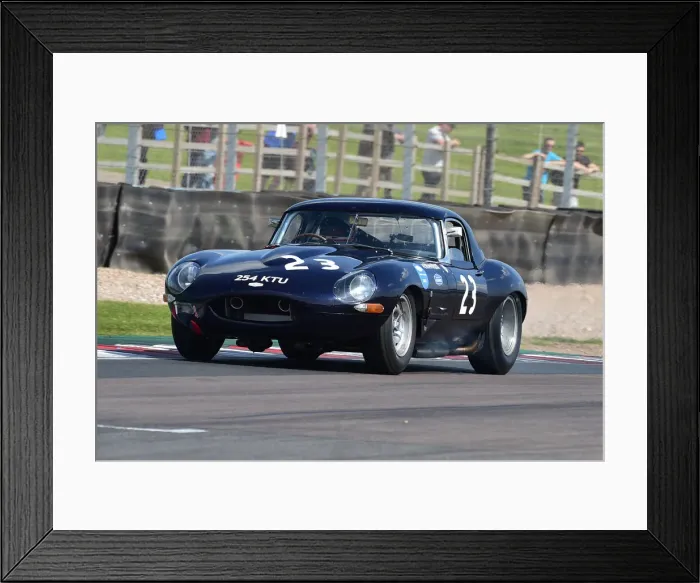 Framed Print : CM33 1430 Gary Pearson, Alex Brundle, Jaguar E-Type Framed Print : CM33 1430 Gary Pearson, Alex Brundle, Jaguar E-Type