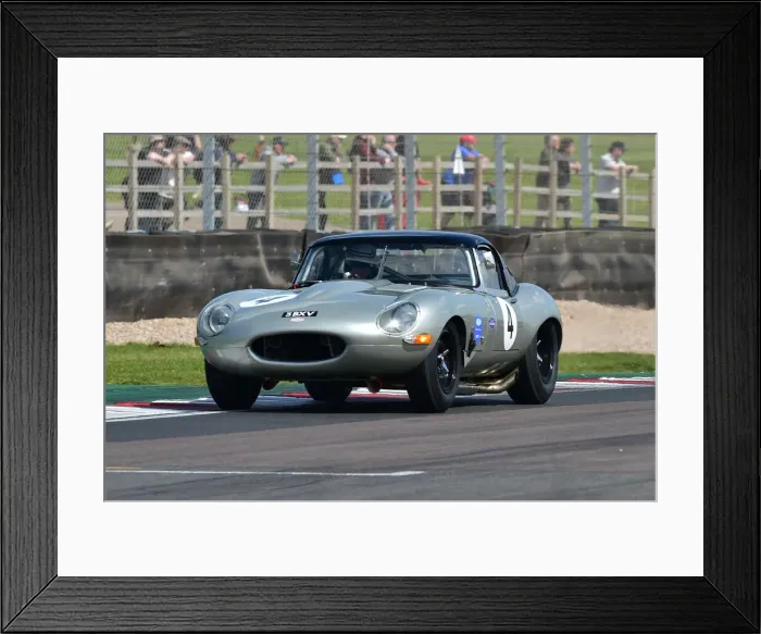 Framed Print : CM33 1422 Simon Hadfield, Joachim Folch, Jaguar E-Type Framed Print : CM33 1422 Simon Hadfield, Joachim Folch, Jaguar E-Type