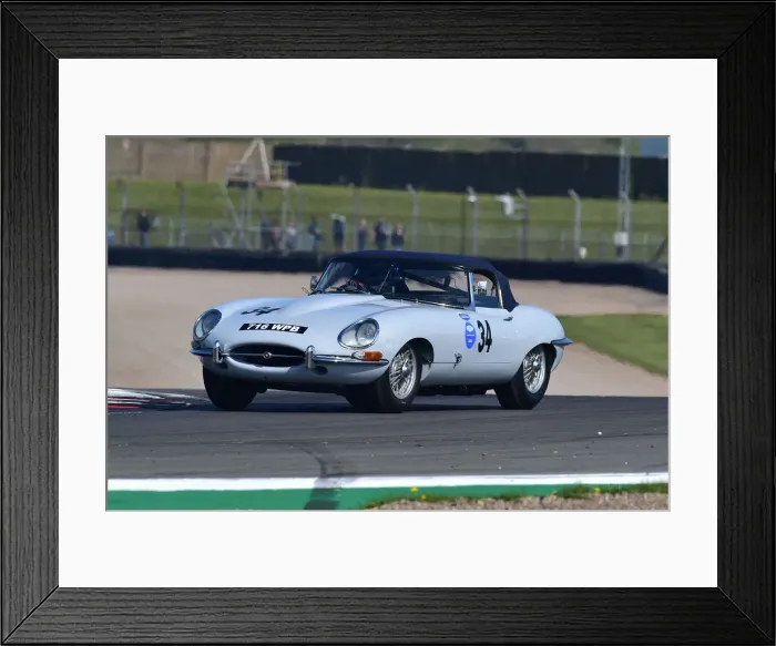 Framed Print : CM33 0879 Katarina Kyvalova, Rob Hall, Jaguar E-Type