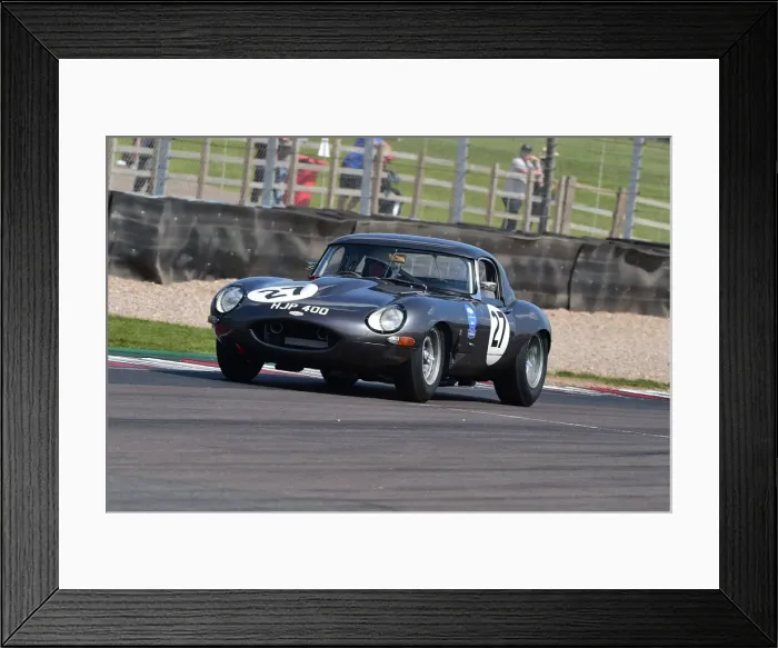 Framed Print : CM33 1397 John Pearson, Gary Pearson, Jaguar E-Type Framed Print : CM33 1397 John Pearson, Gary Pearson, Jaguar E-Type