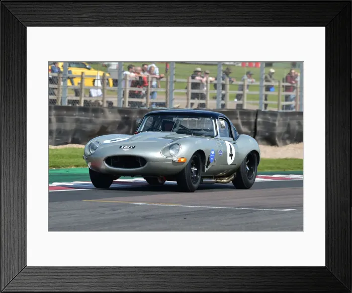 Framed Print : CM33 1439 Simon Hadfield, Joachim Folch, Jaguar E-Type Framed Print : CM33 1439 Simon Hadfield, Joachim Folch, Jaguar E-Type