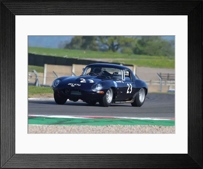 Framed Print : CM33 0923 Gary Pearson, Alex Brundle, Jaguar E-Type Framed Print : CM33 0923 Gary Pearson, Alex Brundle, Jaguar E-Type