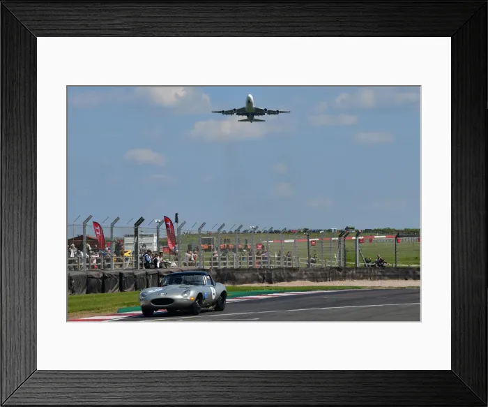 Framed Print : CJ10 8886 Simon Hadfield, Joachim Folch, Jaguar E-Type Framed Print : CJ10 8886 Simon Hadfield, Joachim Folch, Jaguar E-Type